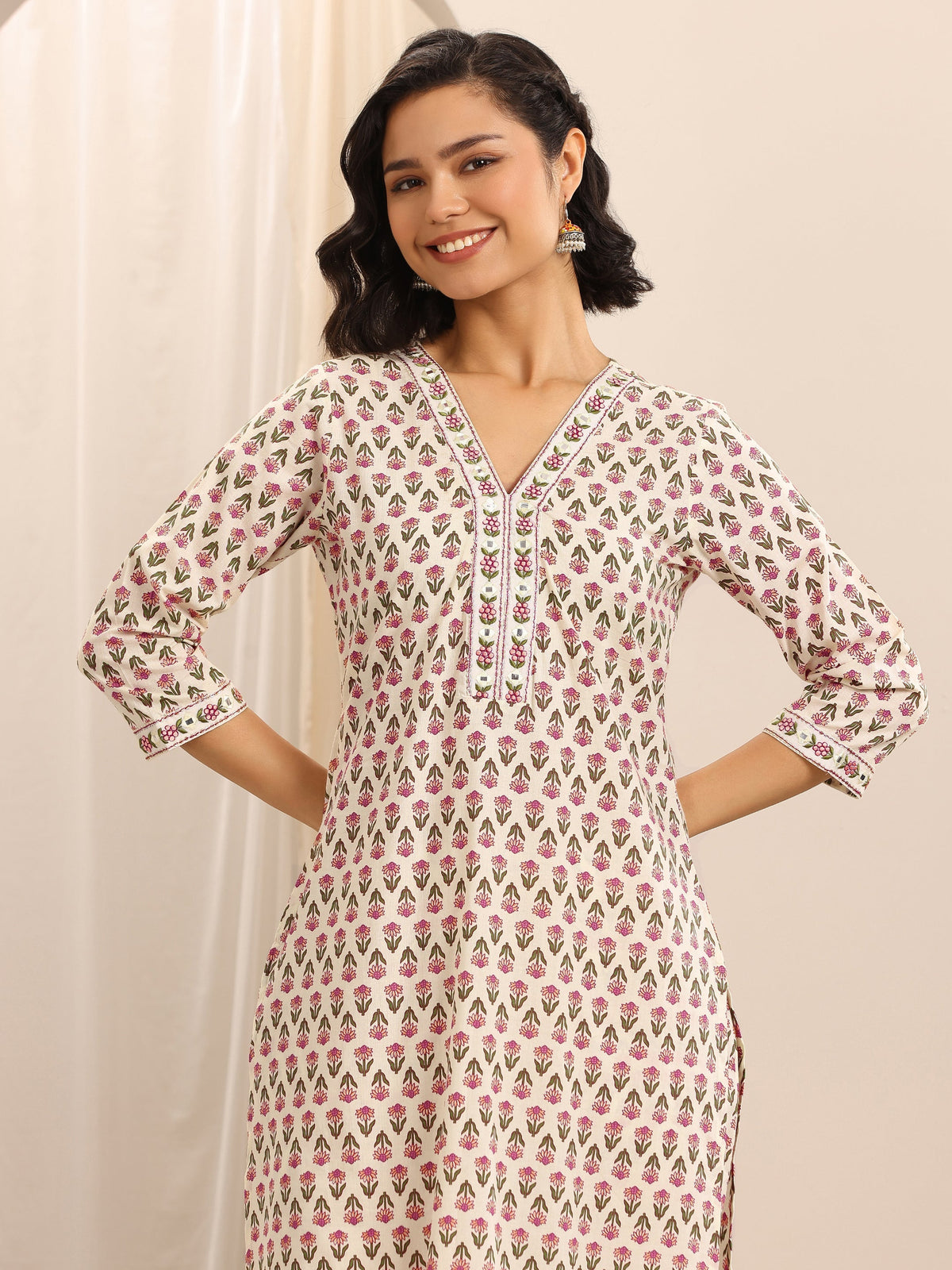Anouk White Printed Cotton Blend Straight Suit Set With Dupatta