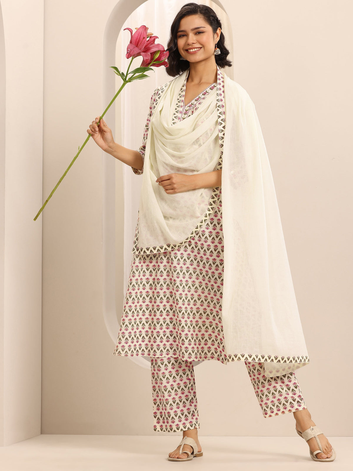 Anouk White Printed Cotton Blend Straight Suit Set With Dupatta
