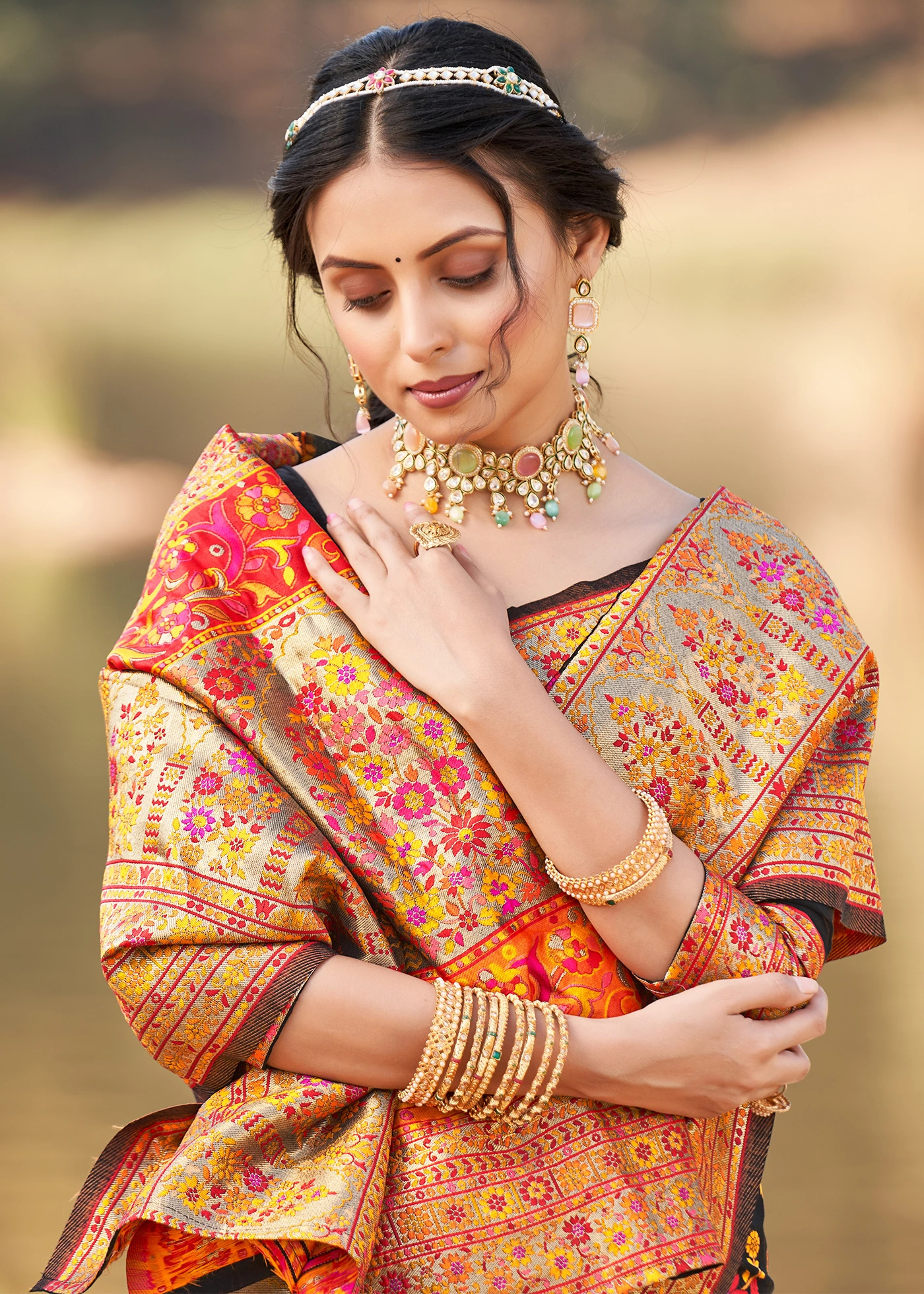 Fantabulous Black Pashmina saree With Snappy Blouse Piece