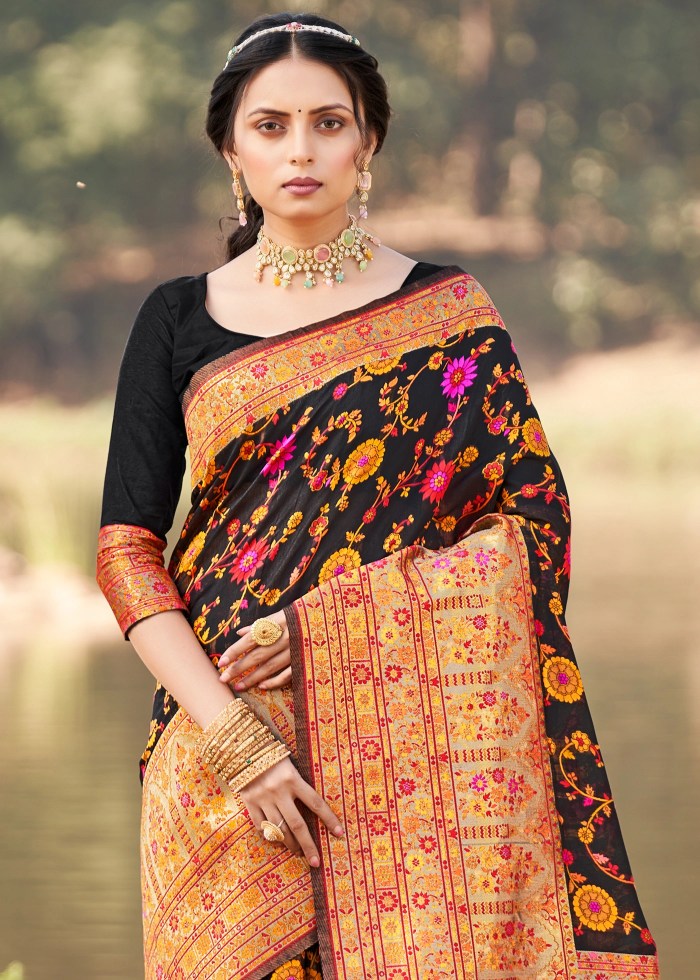 Fantabulous Black Pashmina saree With Snappy Blouse Piece