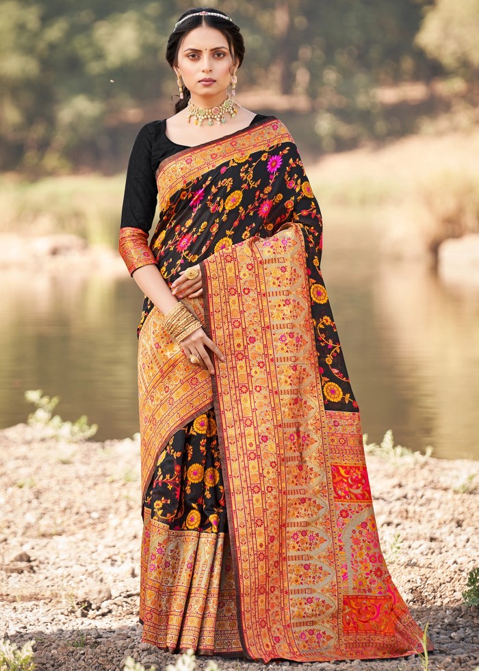 Fantabulous Black Pashmina saree With Snappy Blouse Piece