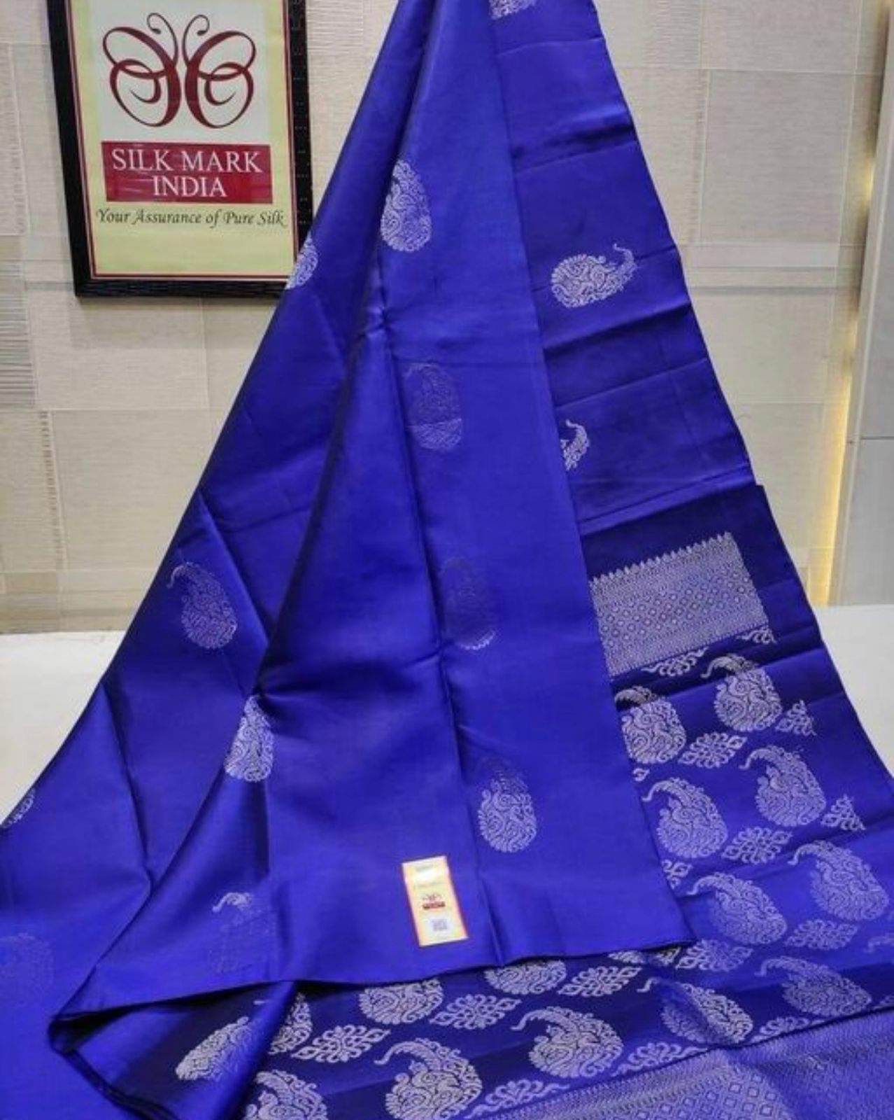 Refreshing Blue Soft Silk Saree With Flaunt Blouse Piece