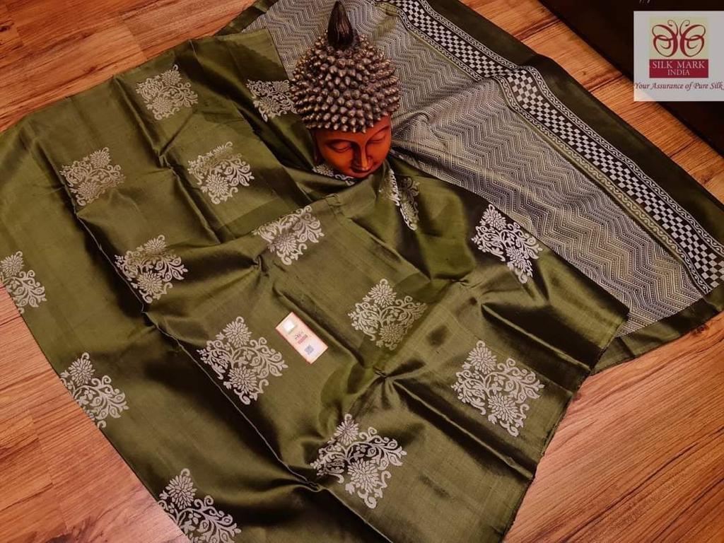 Delightful Green Soft Silk Saree With Admirable Blouse Piece