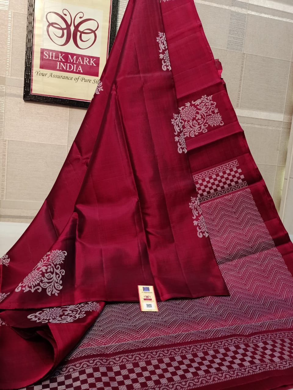 Prettiest Stunning Red Soft Silk Saree With Preferable Blouse Piece