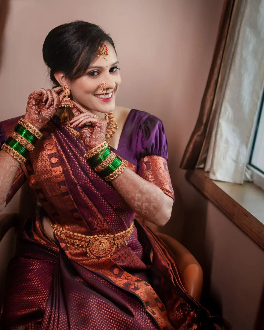 Gratifying Purple Soft Silk Saree With Splendiferous Blouse Piece