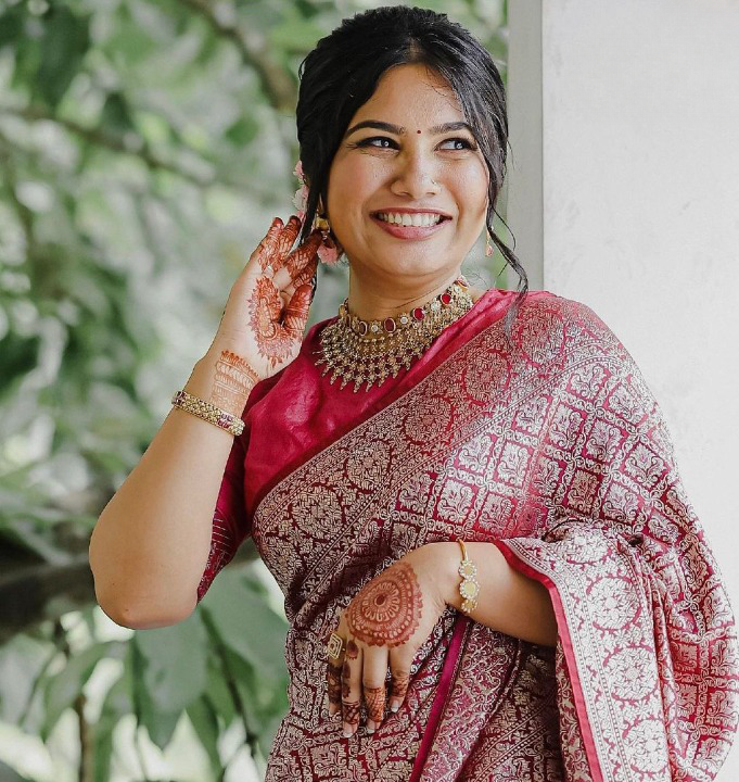 Snazzy Wine Soft Silk Saree With Luxuriant Blouse Piece