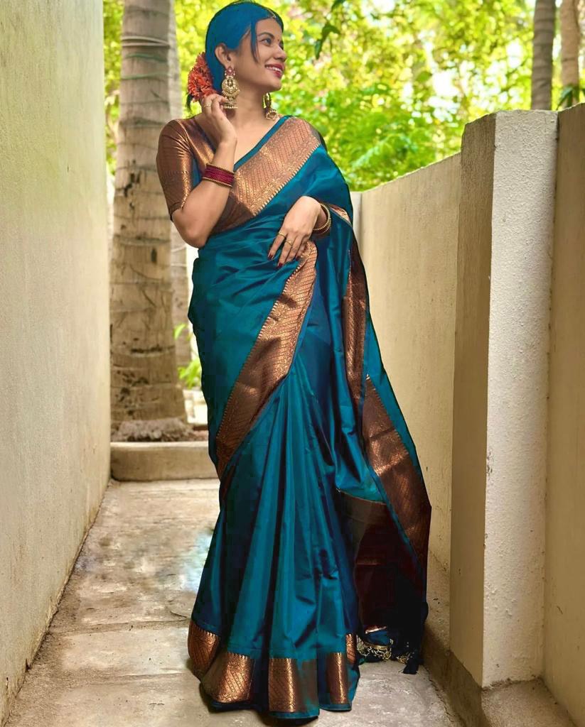 Snazzy Rama Soft Silk Saree With Magnetic Blouse Piece