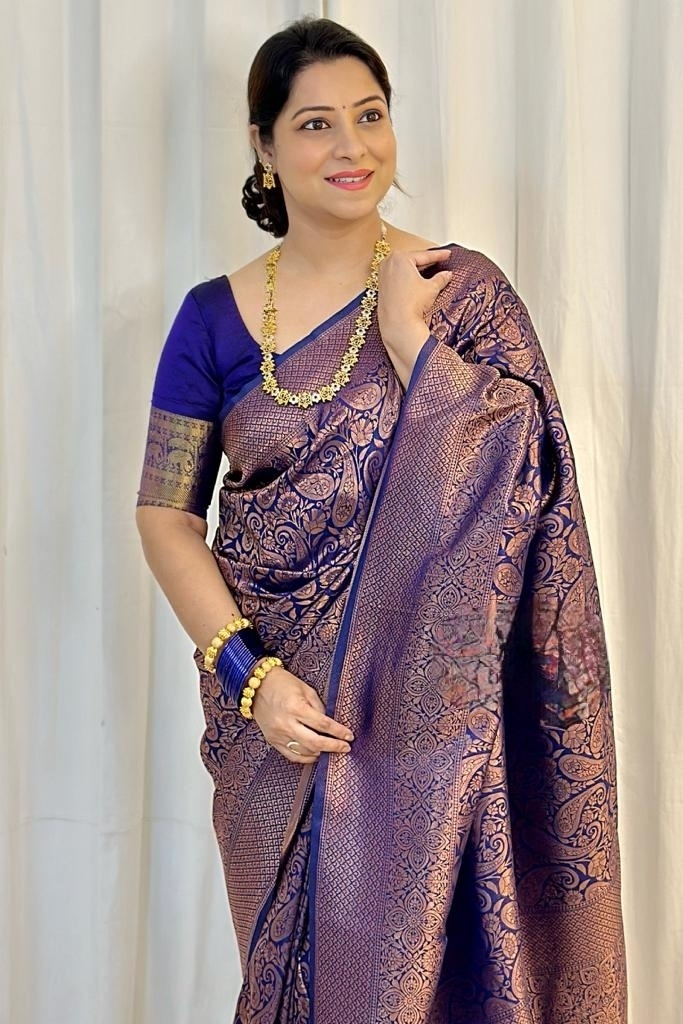 Staggering Blue Soft Silk Saree With Felicitous Blouse Piece