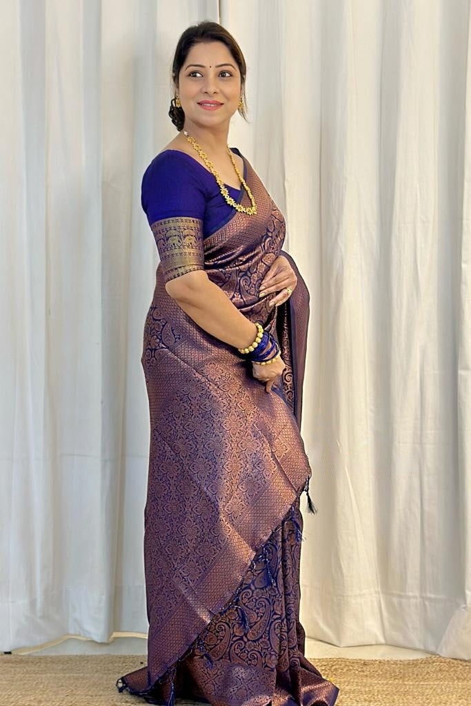 Staggering Blue Soft Silk Saree With Felicitous Blouse Piece