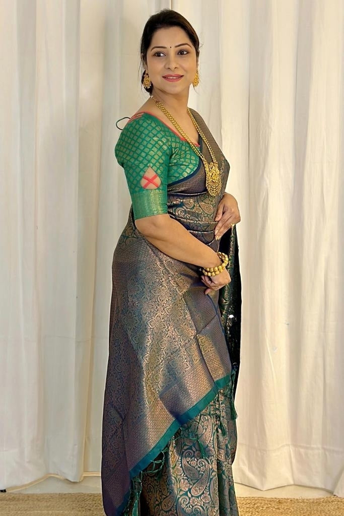 Beleaguer Green Soft Silk Saree With Elision Blouse Piece