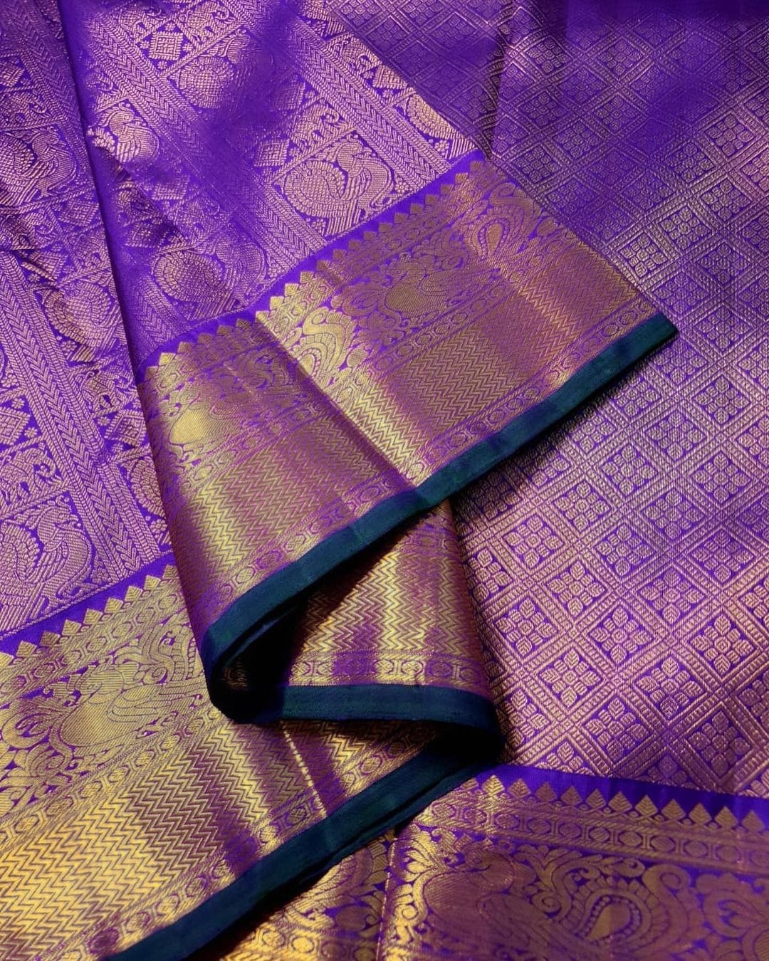 Conflate Royal Blue Soft Silk Saree With Evocative Blouse Piece