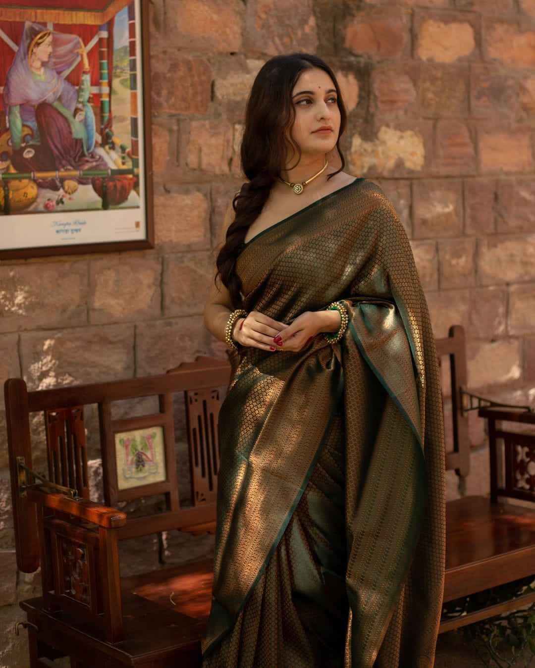 Smashing Dark Green Soft Silk Saree With Snazzy Blouse Piece