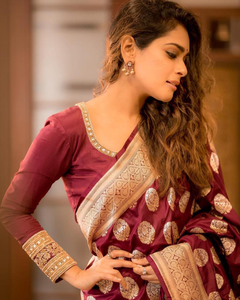 Captivating Brown Soft Silk Saree With Adorable Blouse Piece