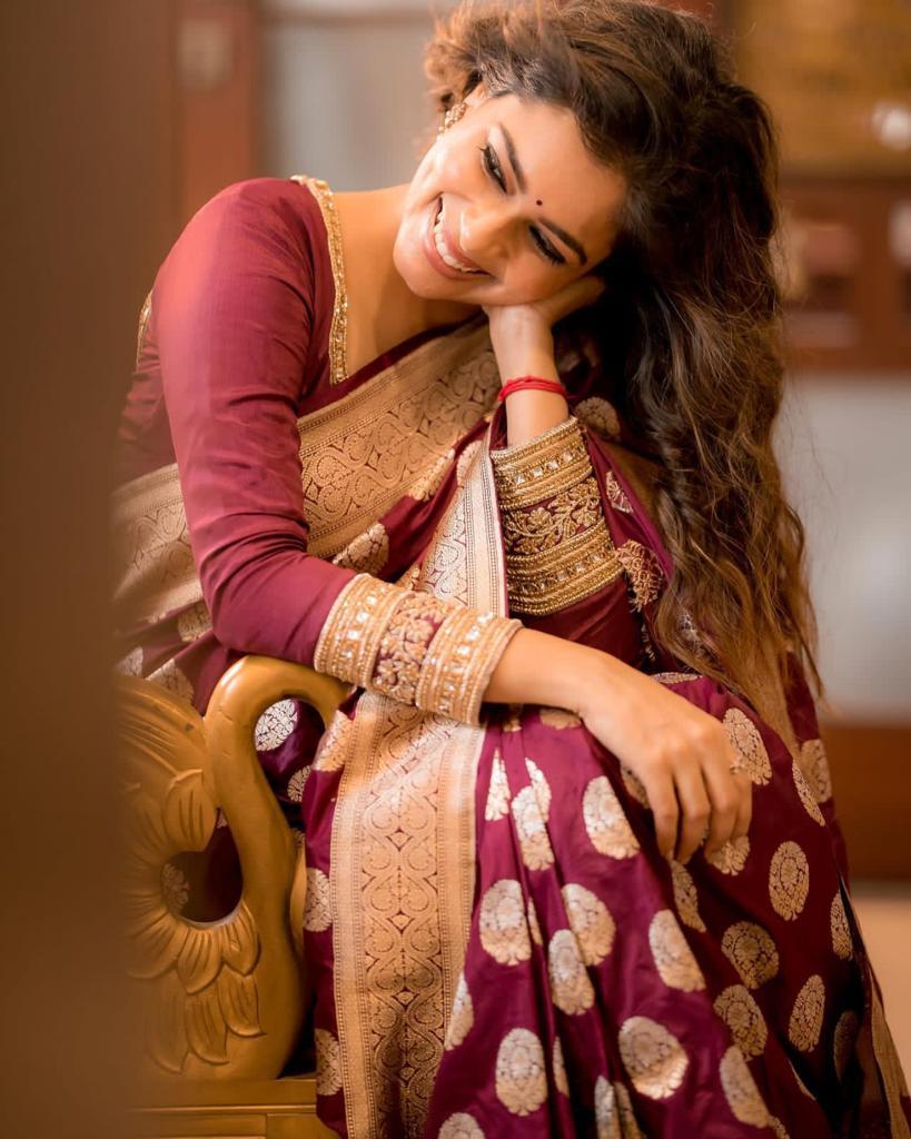 Captivating Brown Soft Silk Saree With Adorable Blouse Piece