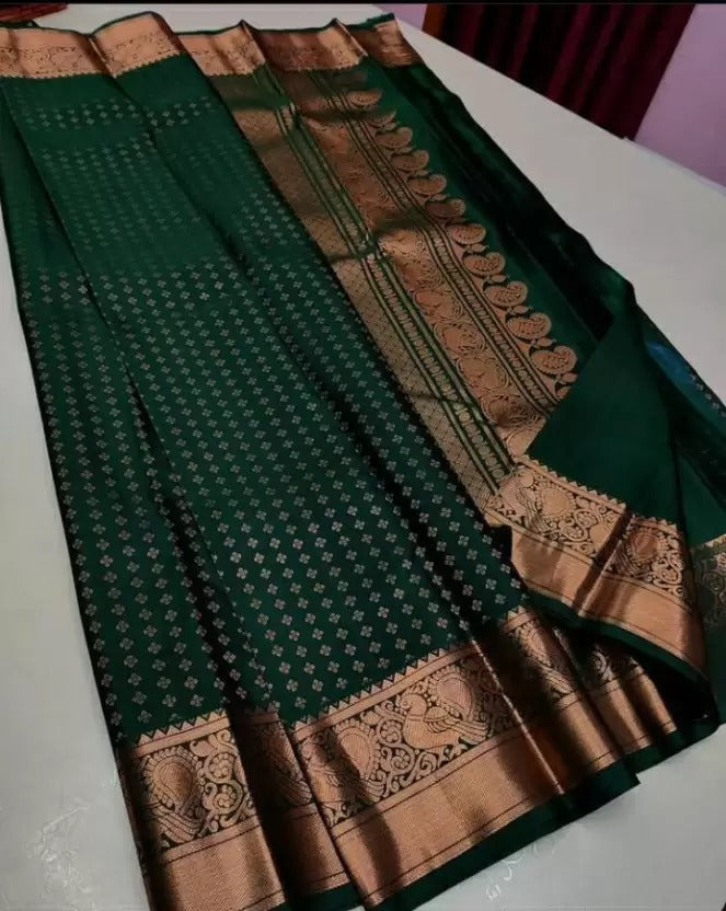 Delightful Dark Green Soft Silk Saree With Glorious Blouse Piece