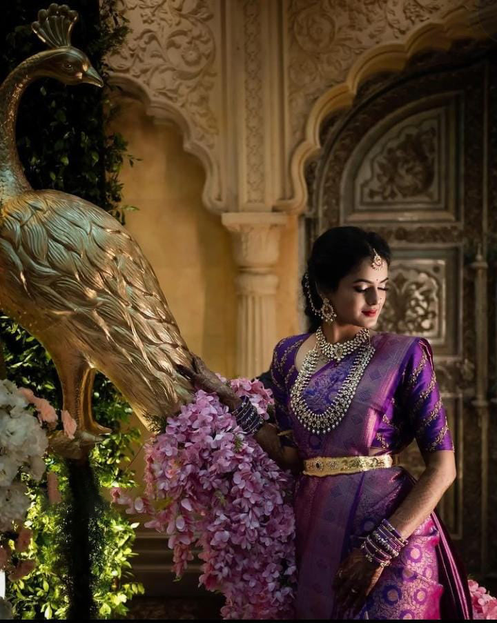 Twirling Purple Soft Silk Saree With Entrancing Blouse Piece