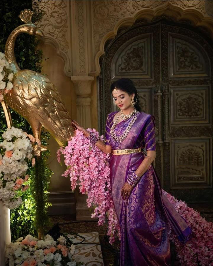 Twirling Purple Soft Silk Saree With Entrancing Blouse Piece