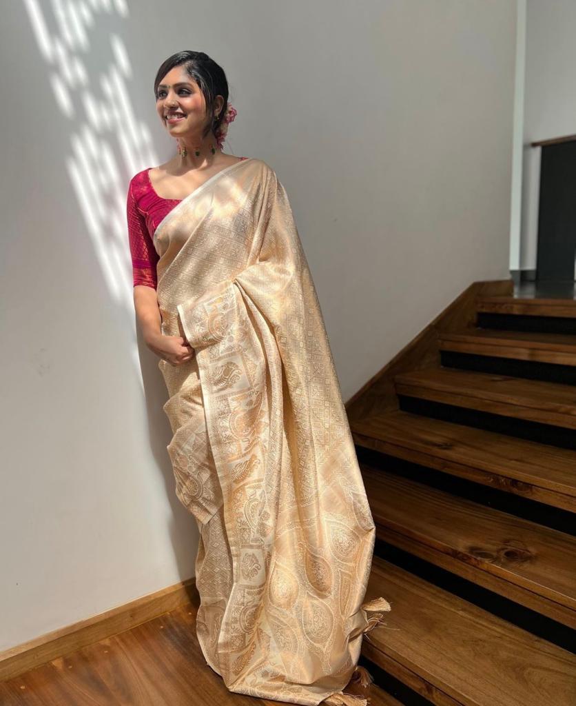 Wonderful Beige Soft Silk Saree With Mesmerising Blouse Piece