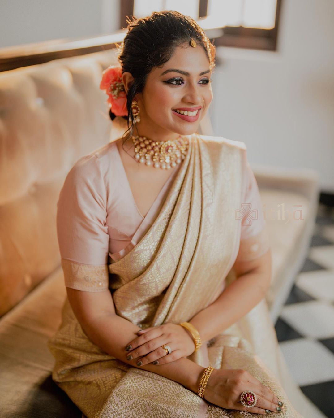 Divine Beige Soft Silk Saree With Ideal Blouse Piece
