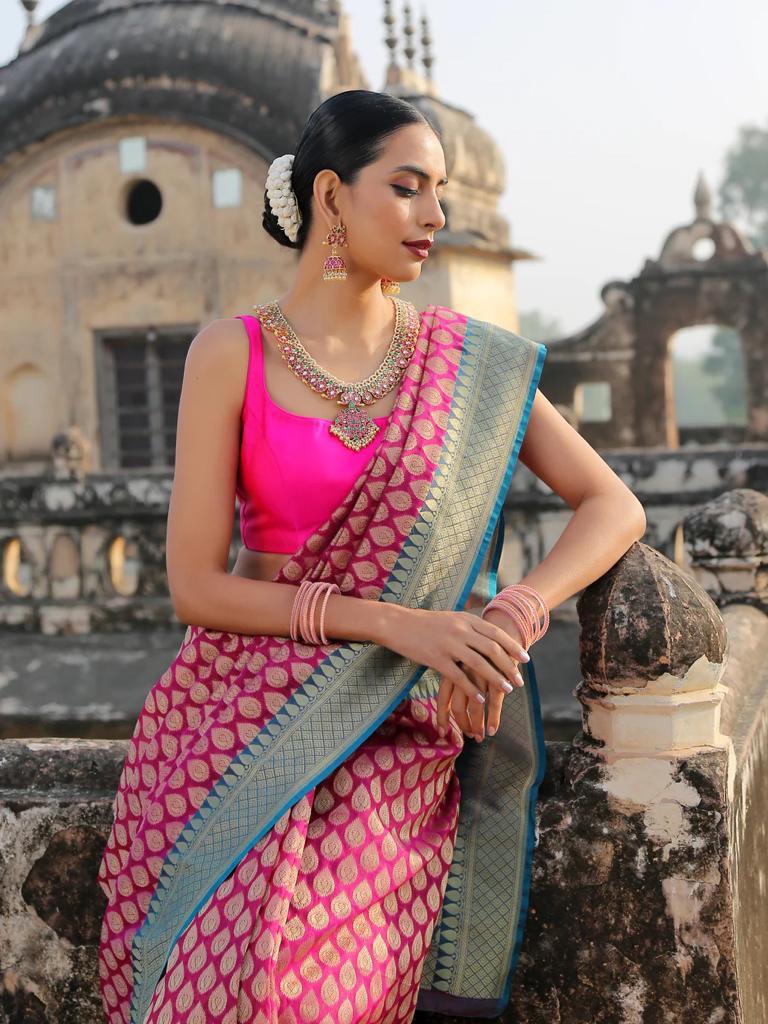 Super classy Dark Pink Soft Silk Saree With Adoring Blouse Piece
