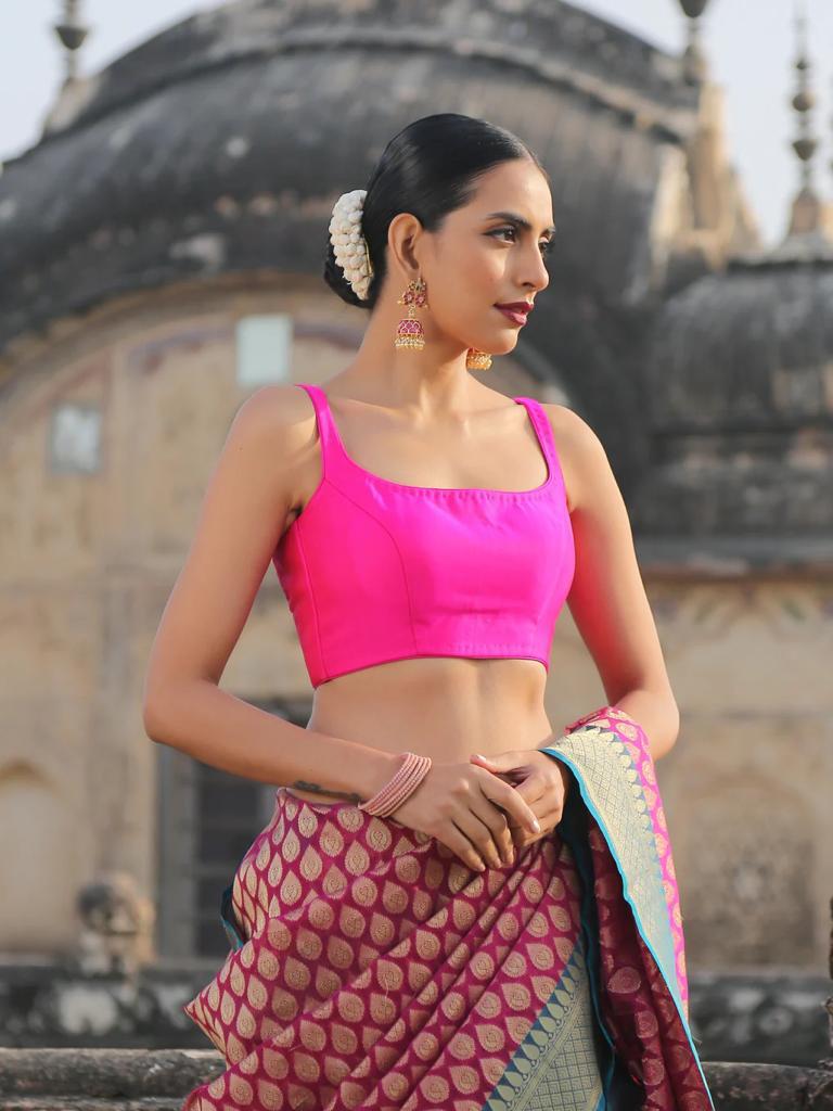 Super classy Dark Pink Soft Silk Saree With Adoring Blouse Piece