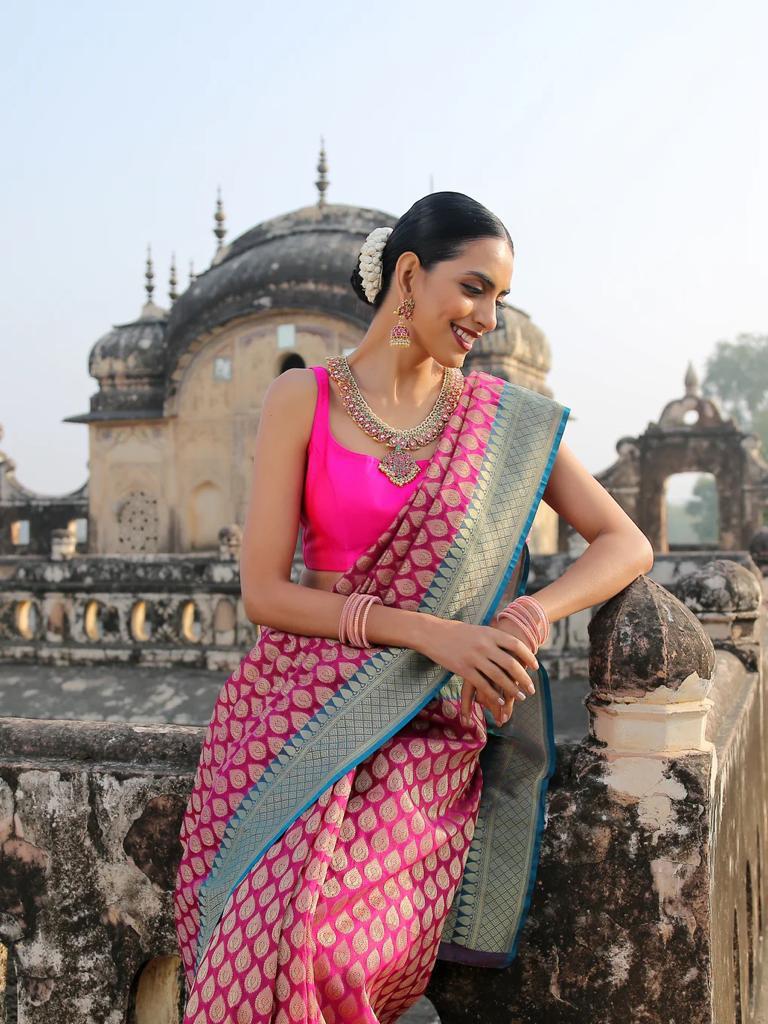 Super classy Dark Pink Soft Silk Saree With Adoring Blouse Piece