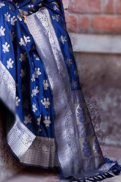 Marvelous Navy Blue Pure Banarasi Silk Saree with Magnetic Blouse Piece