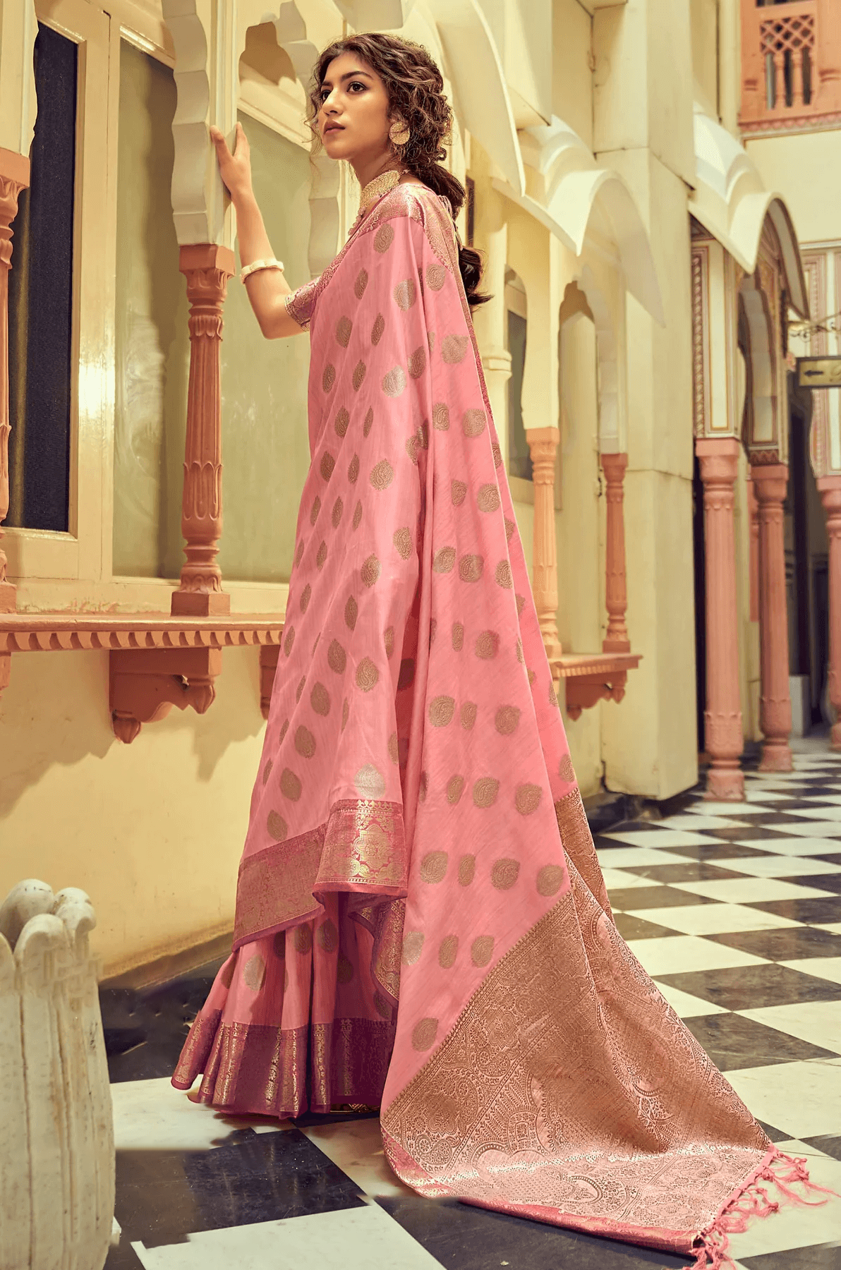 Incredible Pink Soft Banarasi Silk Saree With Hypnotic Blouse Piece