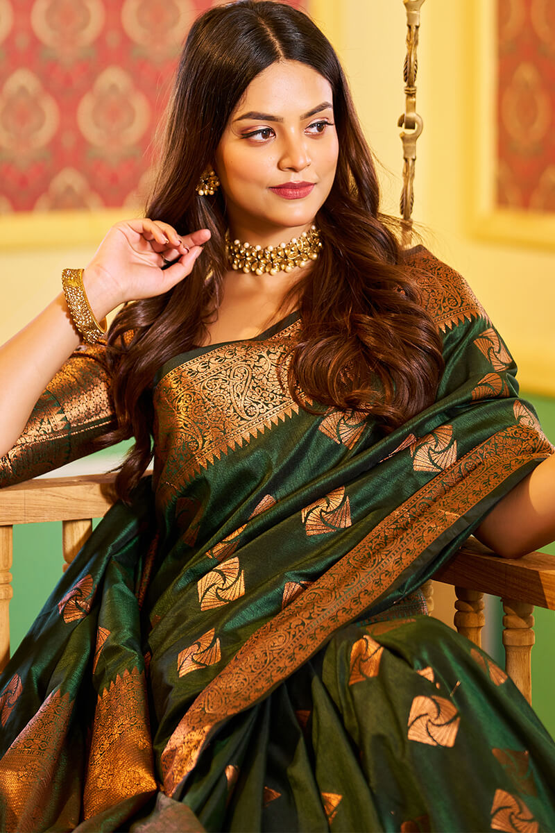 Traditional Dark Green Soft Banarasi Silk Saree With Ideal Blouse Piece