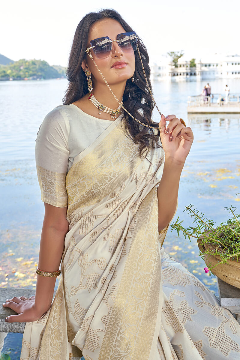 Glowing Beige Kanjivaram Silk Saree With Preferable Blouse Piece