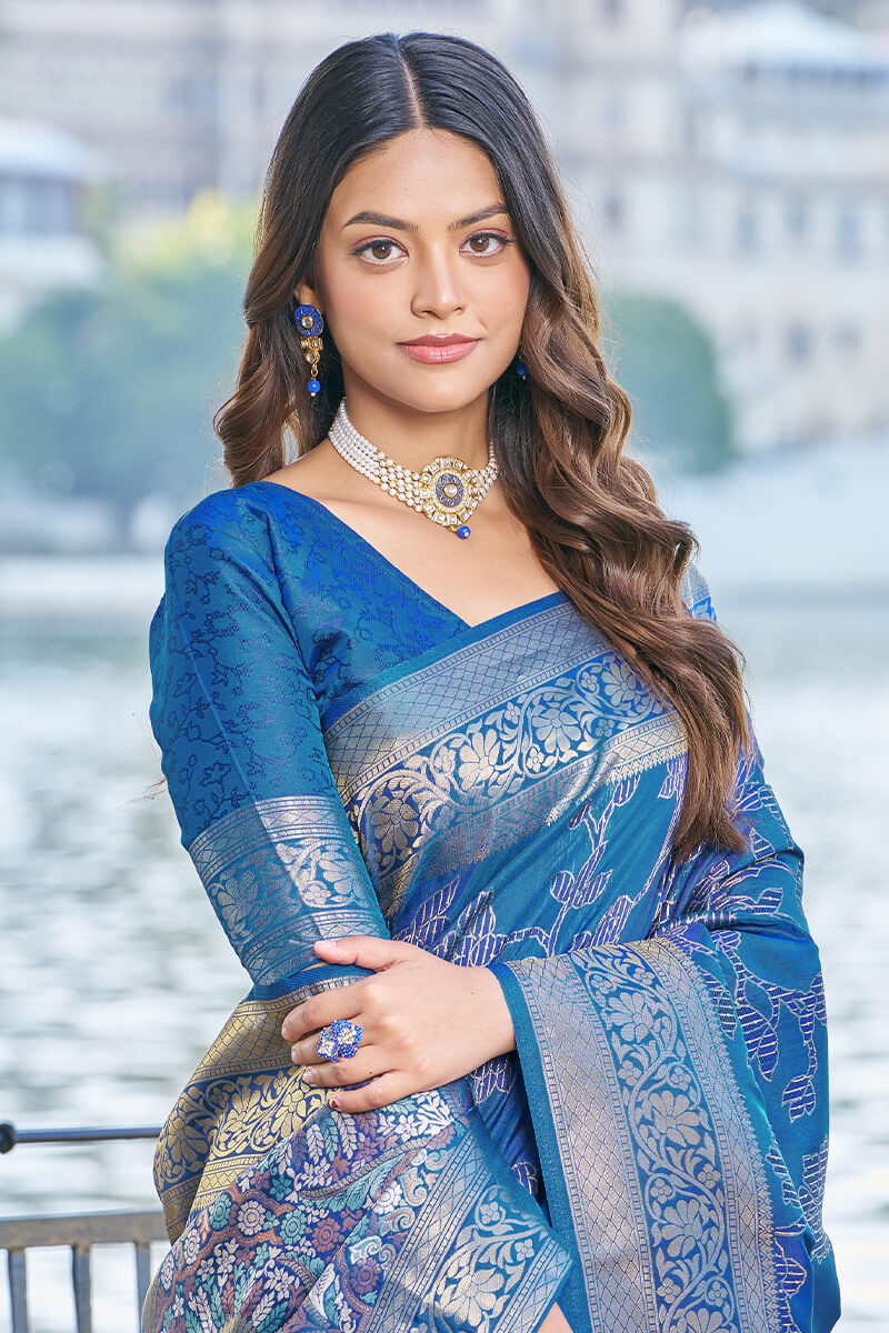Beautiful Blue Kanjivaram Silk Saree With Entrancing Blouse Piece