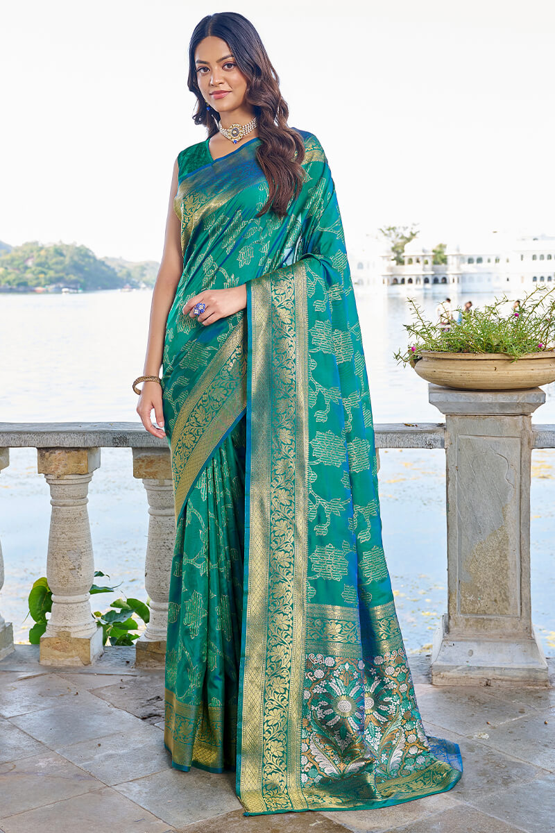 Jazzy Rama Kanjivaram Silk Saree With Engaging Blouse Piece