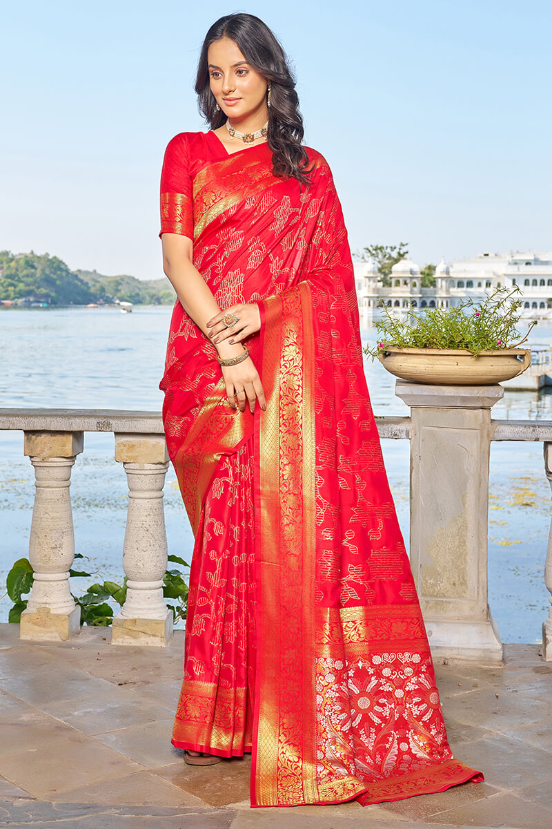 Desiring Red Kanjivaram Silk Saree With Supernal Blouse Piece