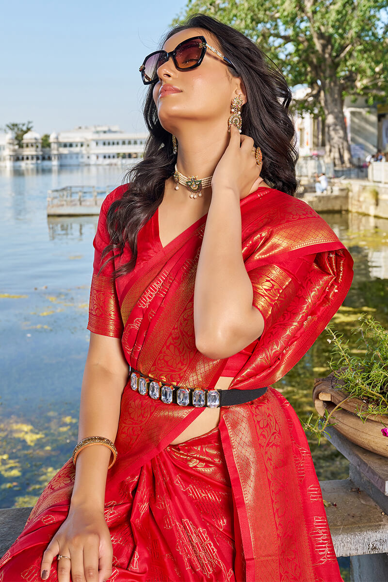 Desiring Red Kanjivaram Silk Saree With Supernal Blouse Piece