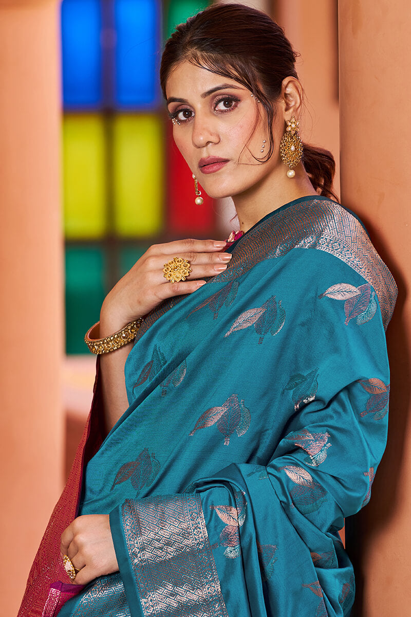 Stunner Rama Soft Banarasi Silk Saree With Enchanting Blouse Piece