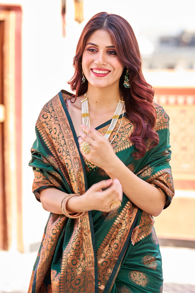 Blooming Dark Green Banarasi Silk Saree With Engrossing Blouse Piece