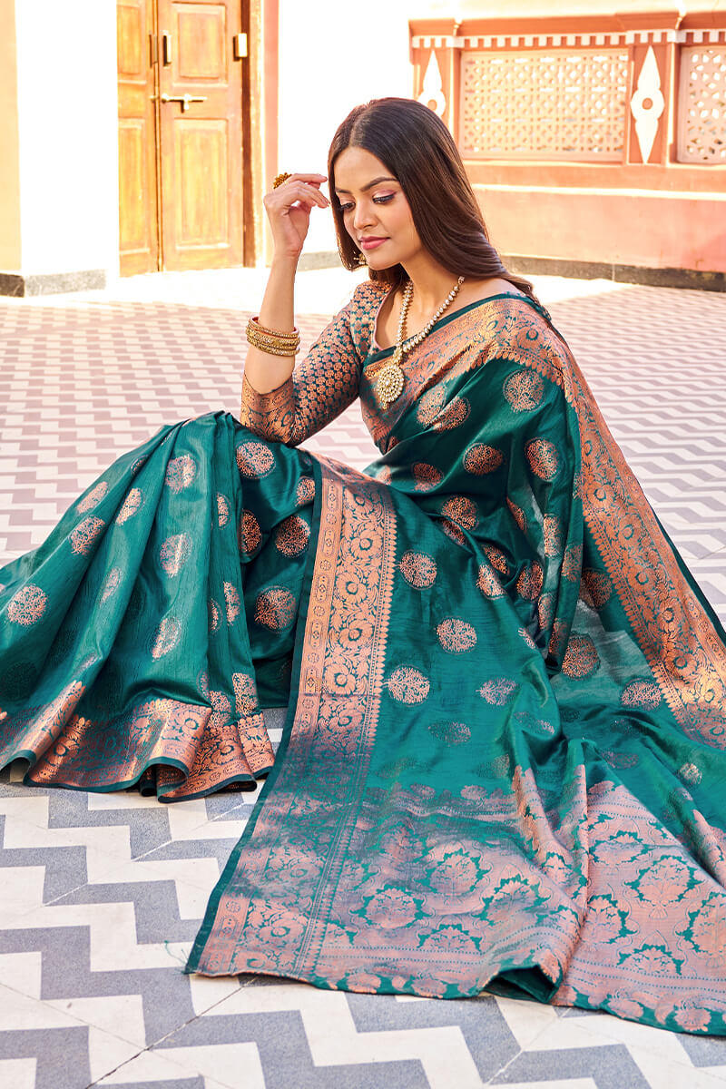 Flameboyant Rama Banarasi Silk Saree With Prettiest Blouse Piece