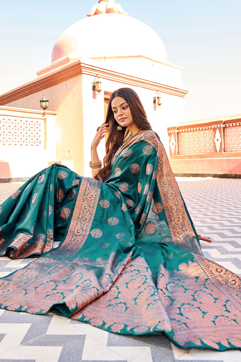 Flameboyant Rama Banarasi Silk Saree With Prettiest Blouse Piece