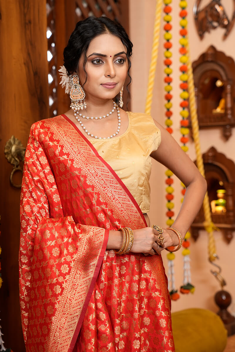 Gorgeous Red Kanjivaram Silk With Tempting Blouse Piece