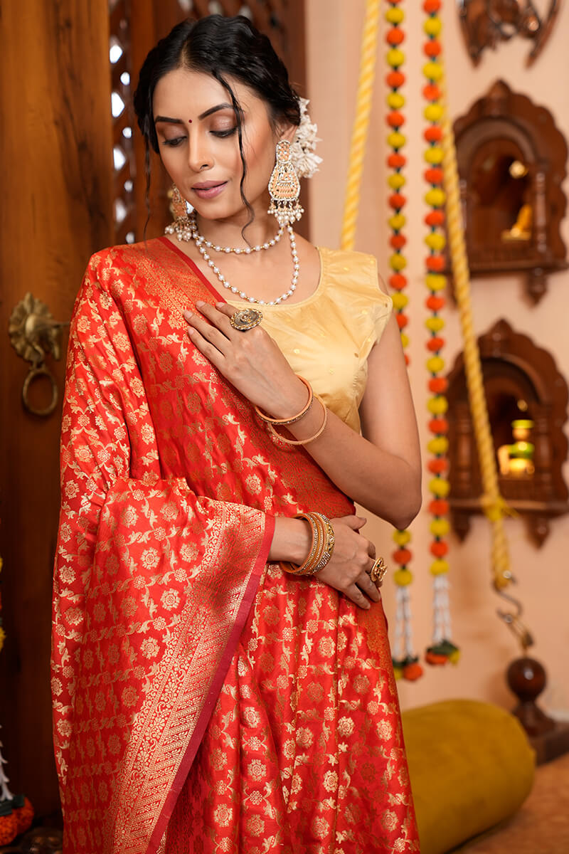 Gorgeous Red Kanjivaram Silk With Tempting Blouse Piece