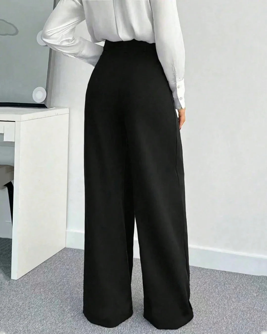 Black High-Waist Pleated Wide-Leg Flowy Trousers