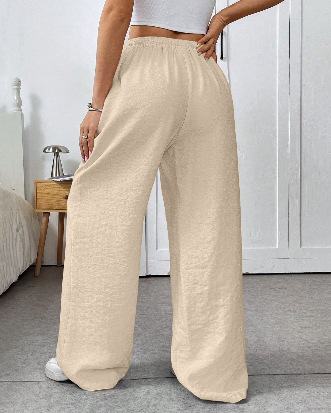 Drawstring Waist Loose Pocket Pants in Beige