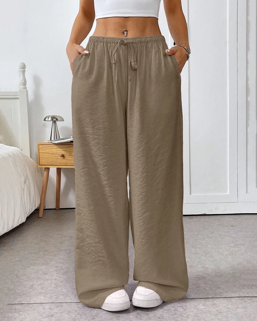 Drawstring Waist Loose Pocket Pants in Brown