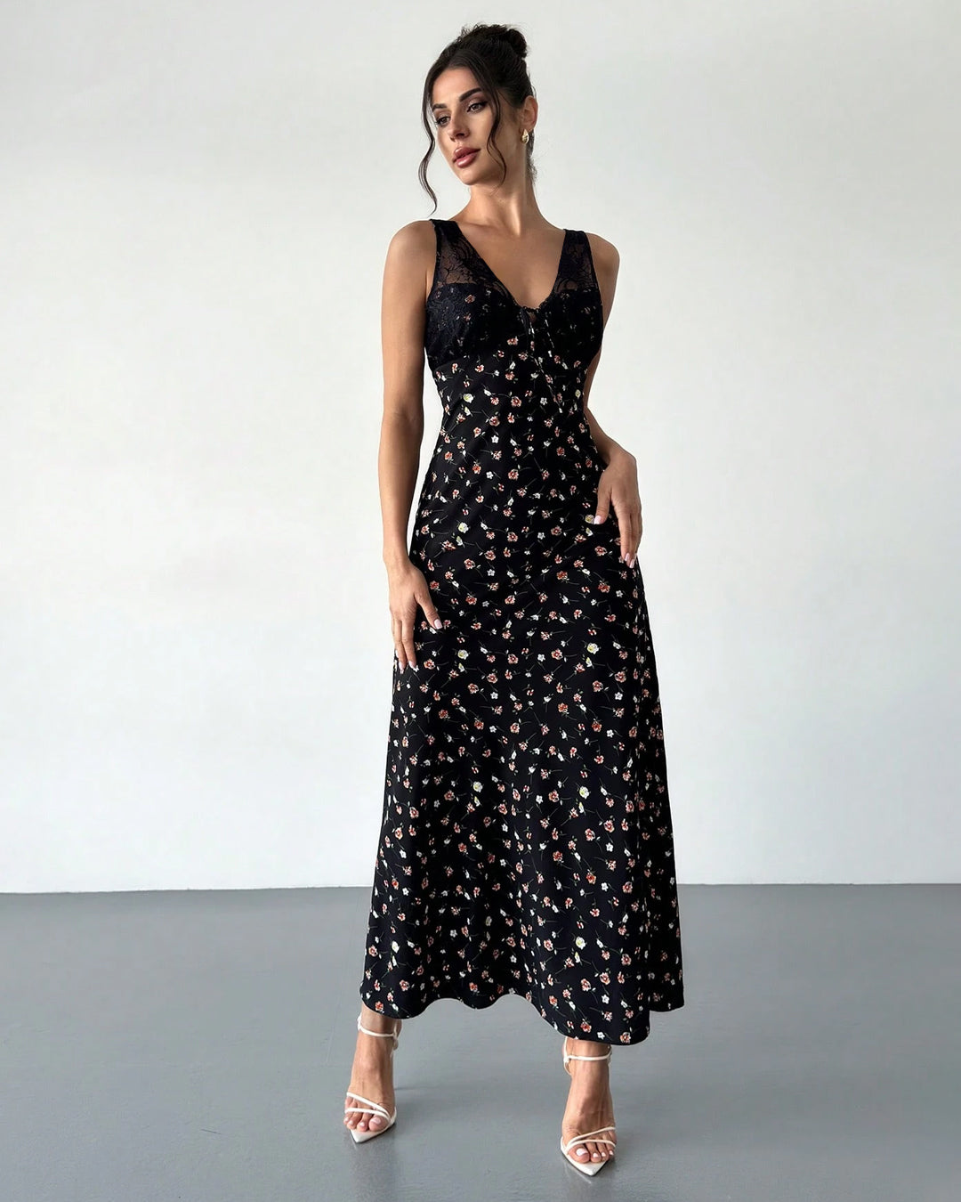 Elegant V-Neck Fit and Flare Floral Black Sleeveless Slit Dress in Classic Black