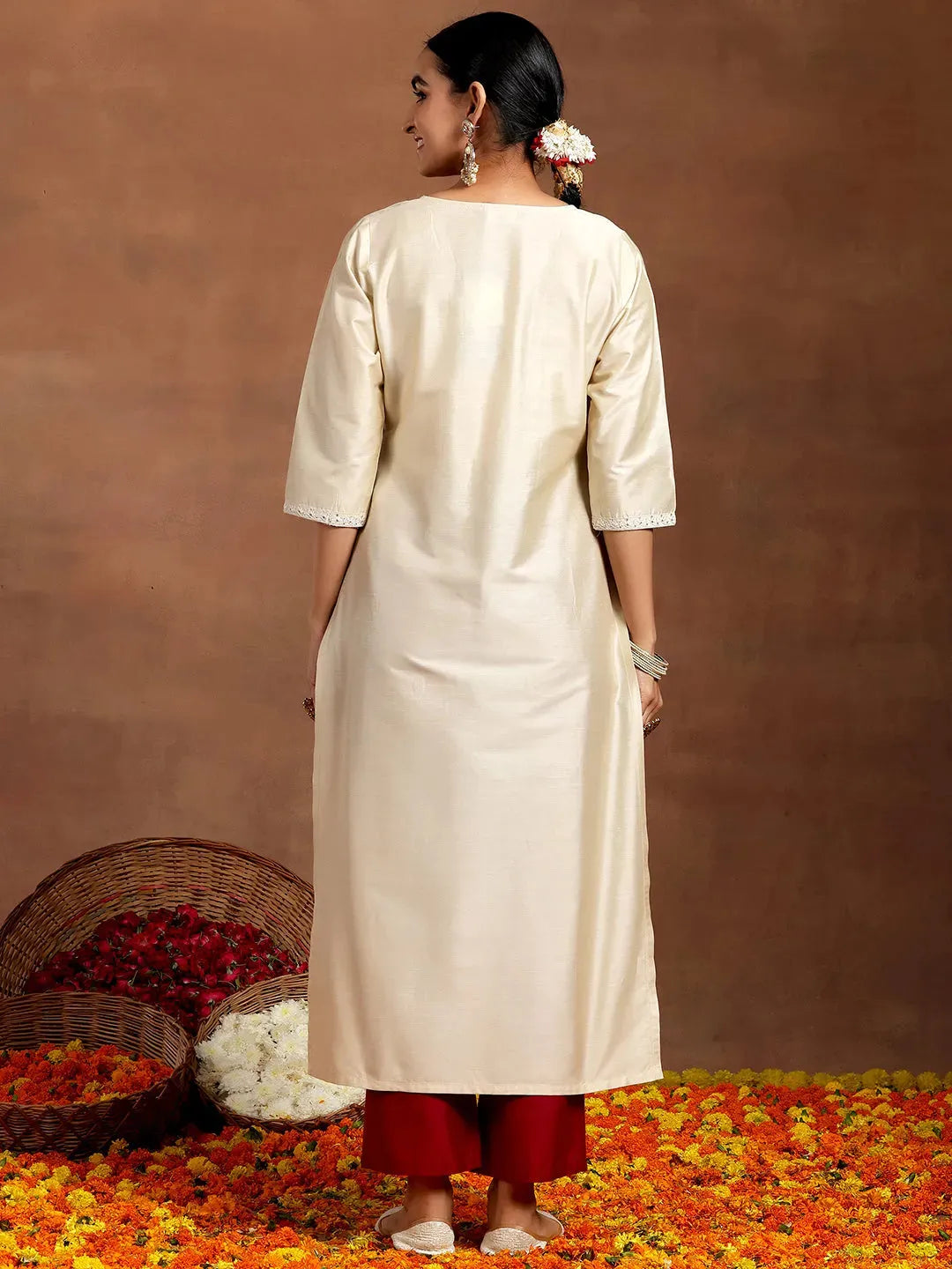 Anouk Off White Embroidered Silk Straight Kurta
