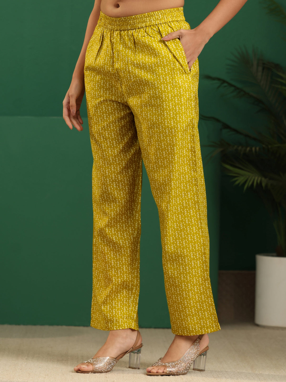 Anouk Green Bandhani Cotton Blend Straight Suit Set