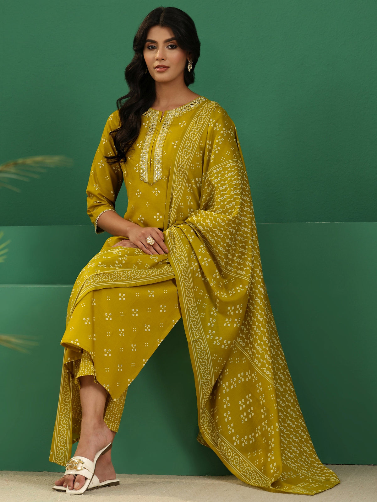 Anouk Green Bandhani Cotton Blend Straight Suit Set