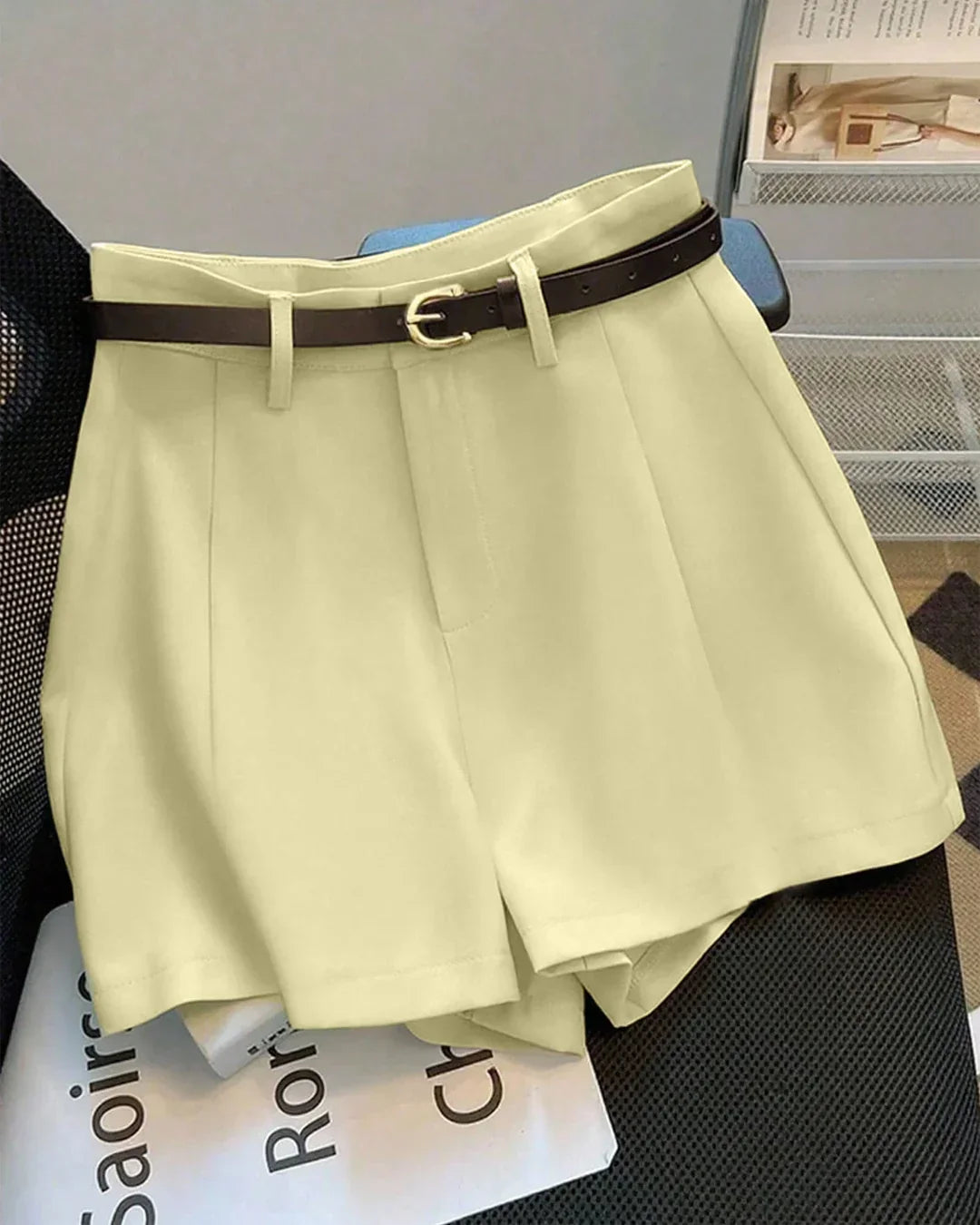 High-Waist Pleated Tailored Shorts Without Belt in French Vanilla