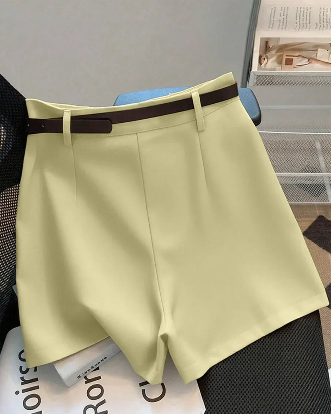 High-Waist Pleated Tailored Shorts Without Belt in French Vanilla