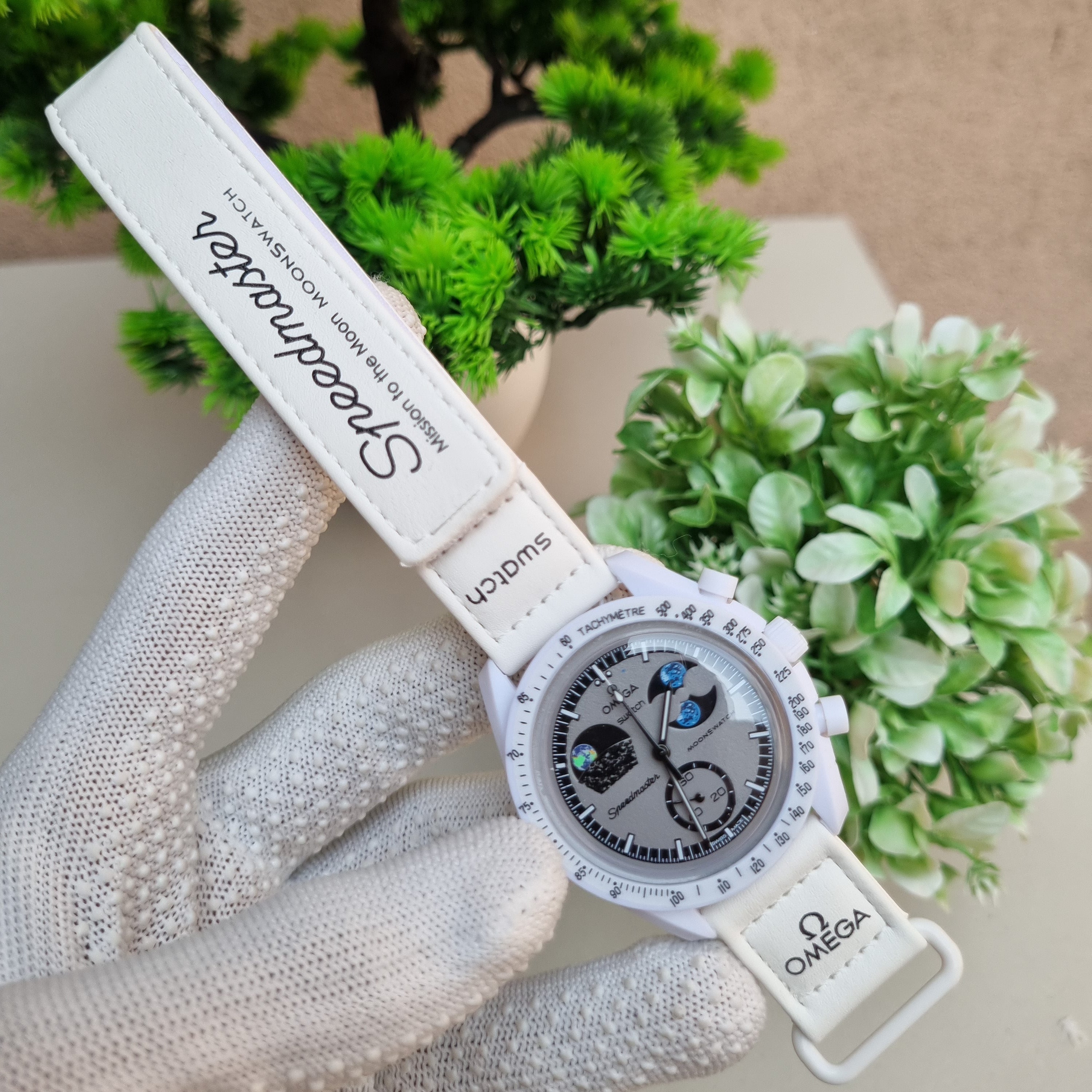 Omeg_a Sun-Moon White Watch